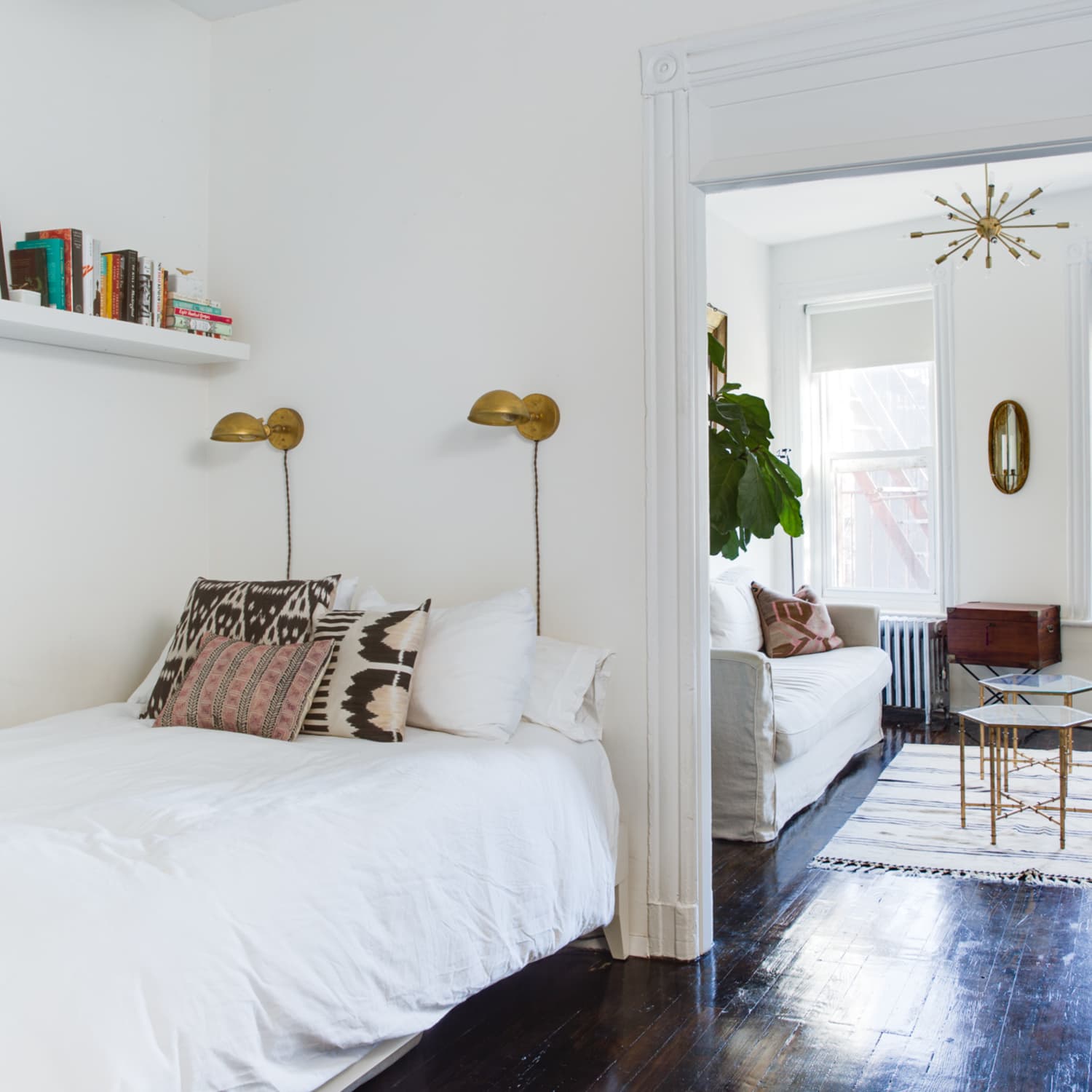 38 Small Bedroom Ideas for a Cozy Organized Space Apartment Therapy